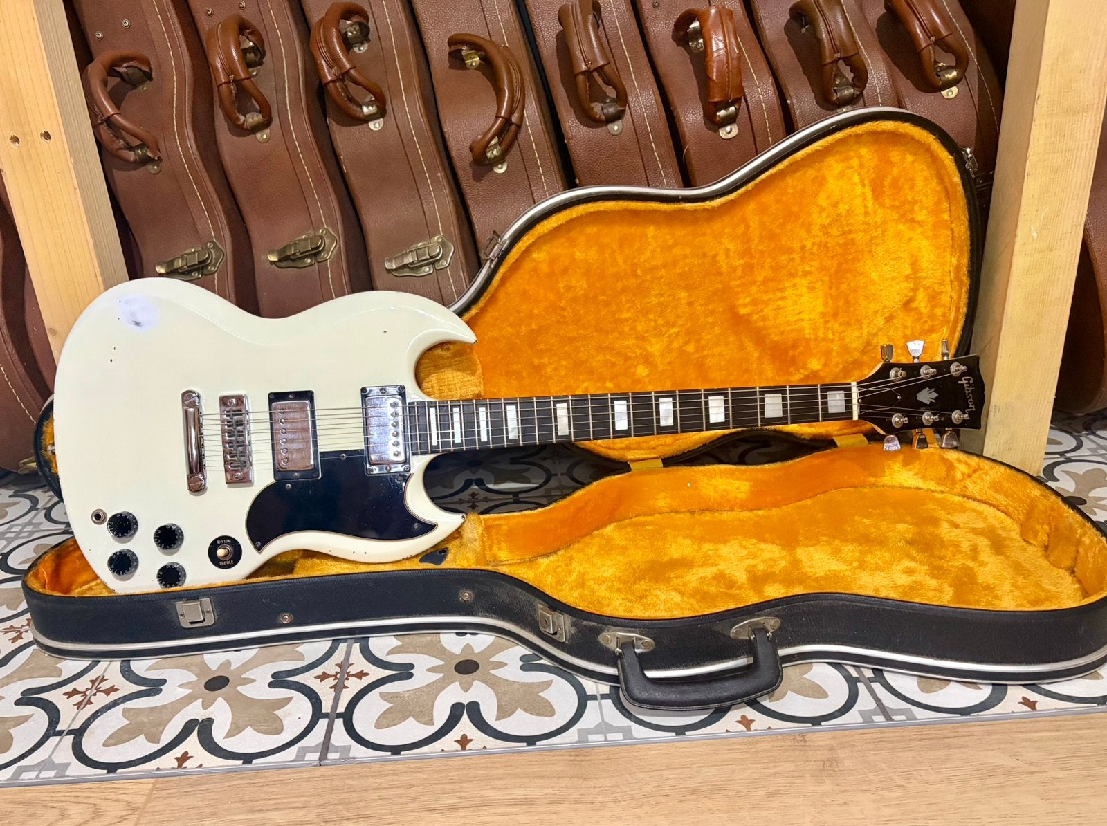 Gibson SG standard 1972 artic white relic, Ophalen, Zo goed als nieuw, Fender