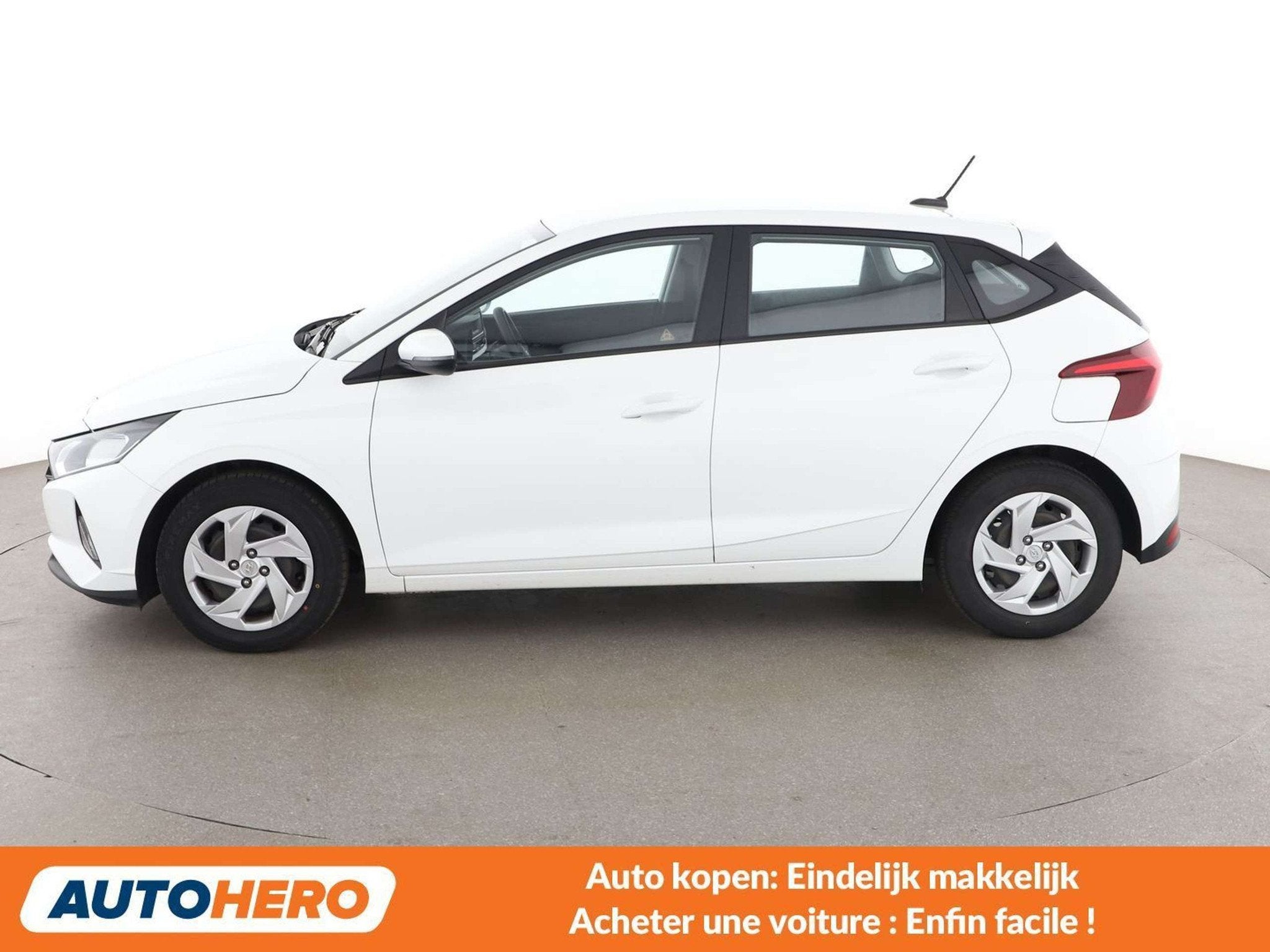 Hyundai i20 1.2 Essence (année de construction 2022), 1197 cm³, Euro 6, Boîte manuelle, Noir