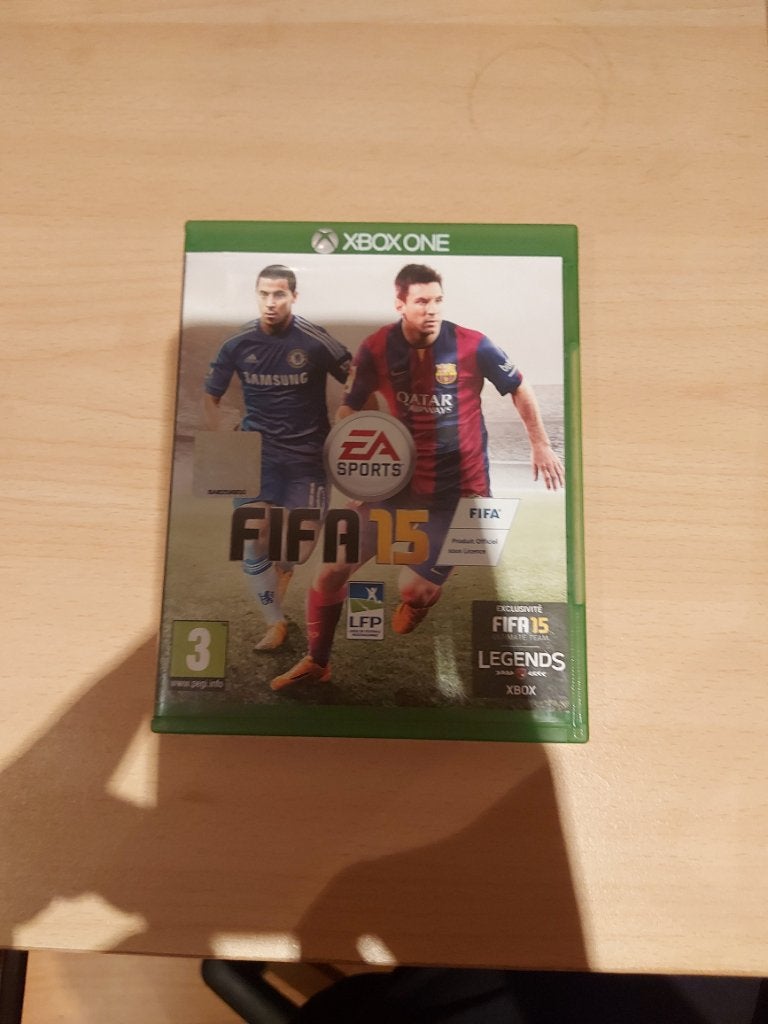 5 Xbox One games – FIFA 14, FIFA 15, FIFA 17 + Far Cry 4, Games en Spelcomputers, Ophalen, Overige genres, Refurbished, Eén computer