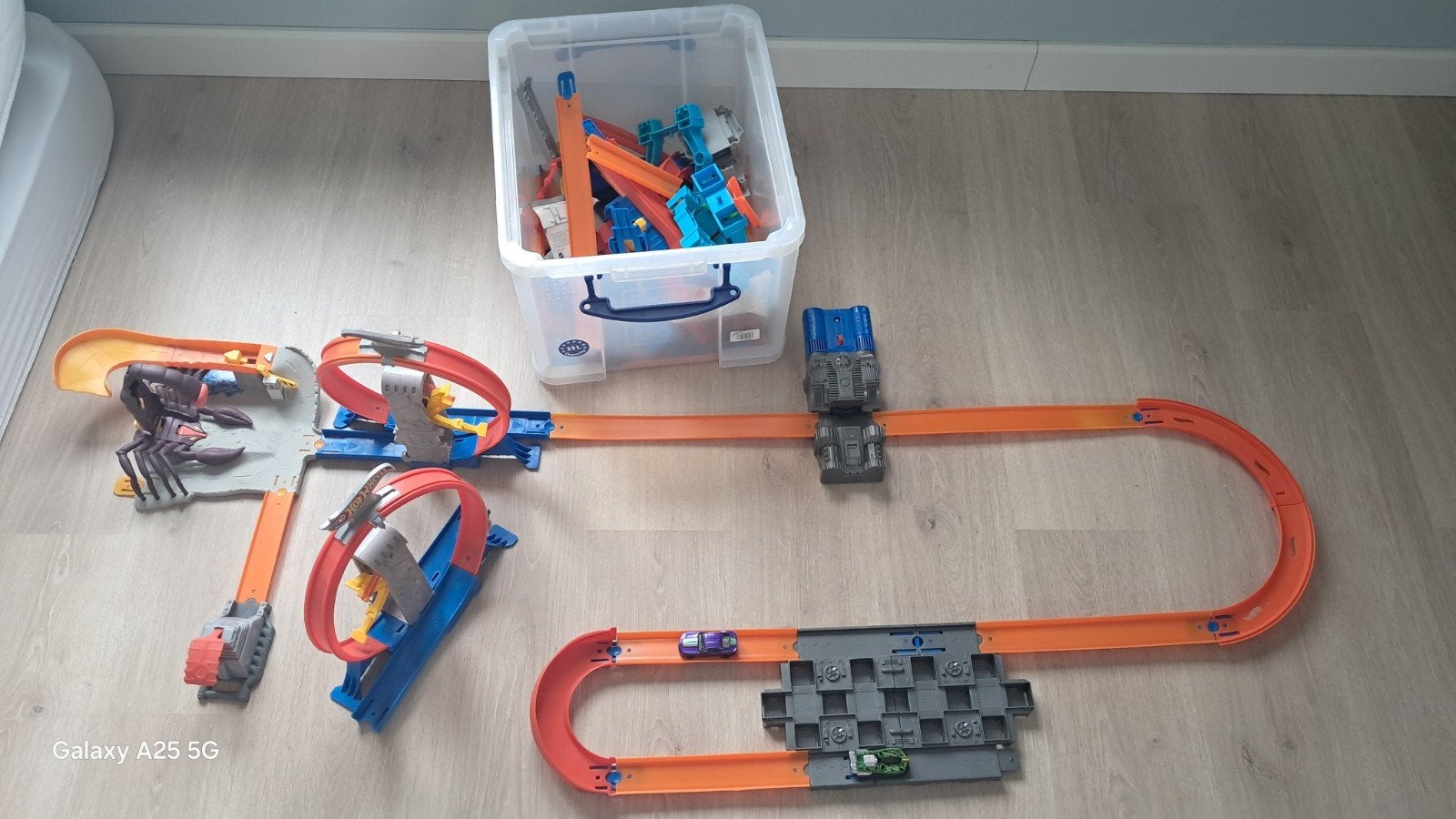Grand lot de Hot Wheels — Scorpion Sting et bien d'autres, Électrique, Enlèvement ou Envoi, Comme neuf, Circuit