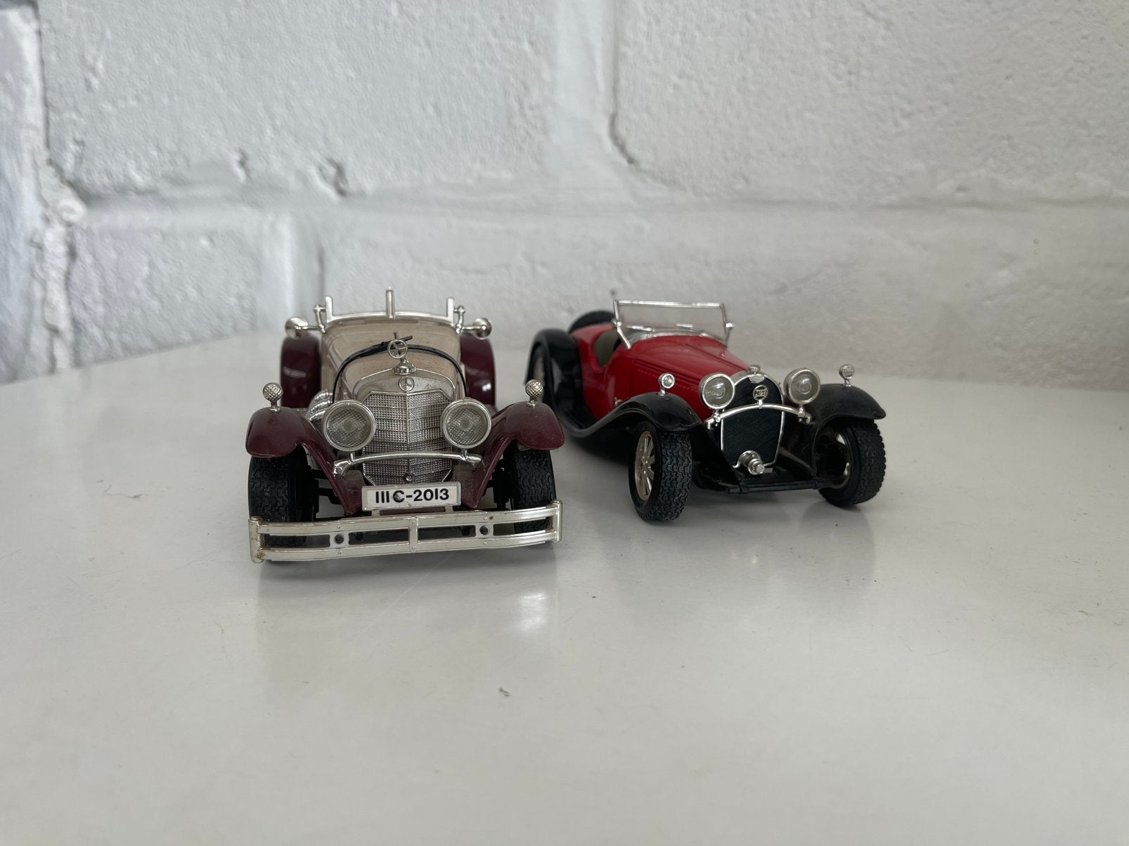 2 voitures anciennes — Mercedes SSK et Bugatti Type 55, Hobby & Loisirs créatifs, Voitures miniatures | Échelles Autre, Comme neuf