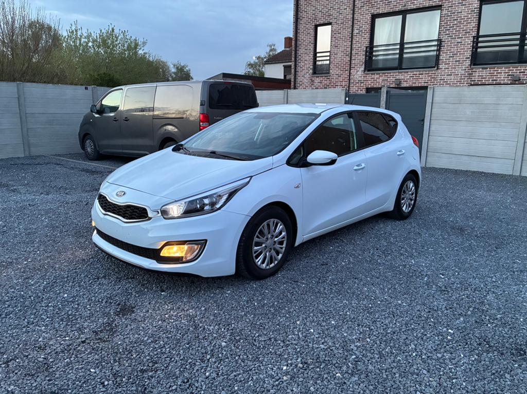 Kia Ceed Euro 6b 2016, Auto's, Kia, Stof, Wit, 5 deurs, Particulier