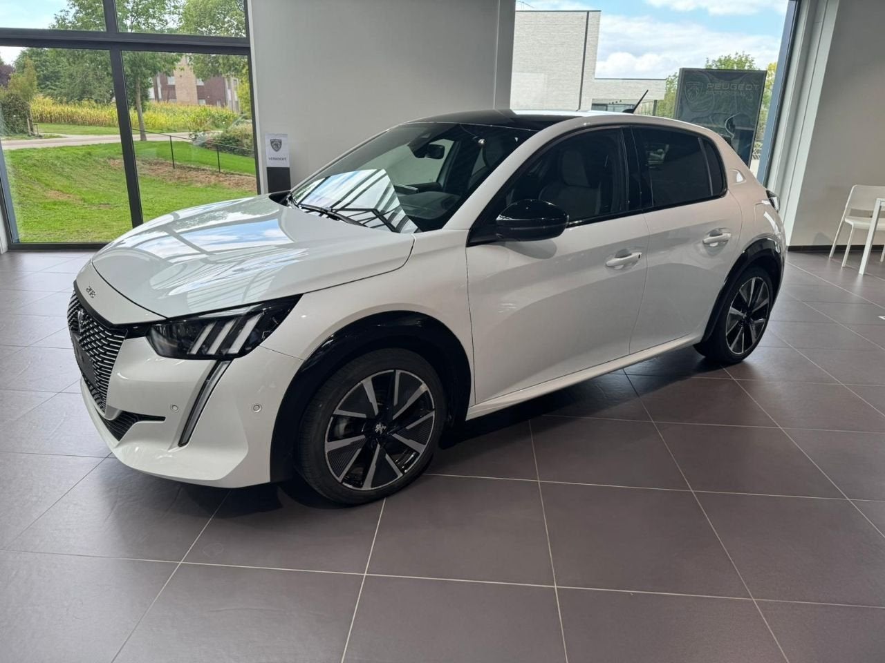 Peugeot e-208 GT (année de construction 2020, automatique), Autos, Achat, Commande vocale, Entreprise, Carnet d'entretien