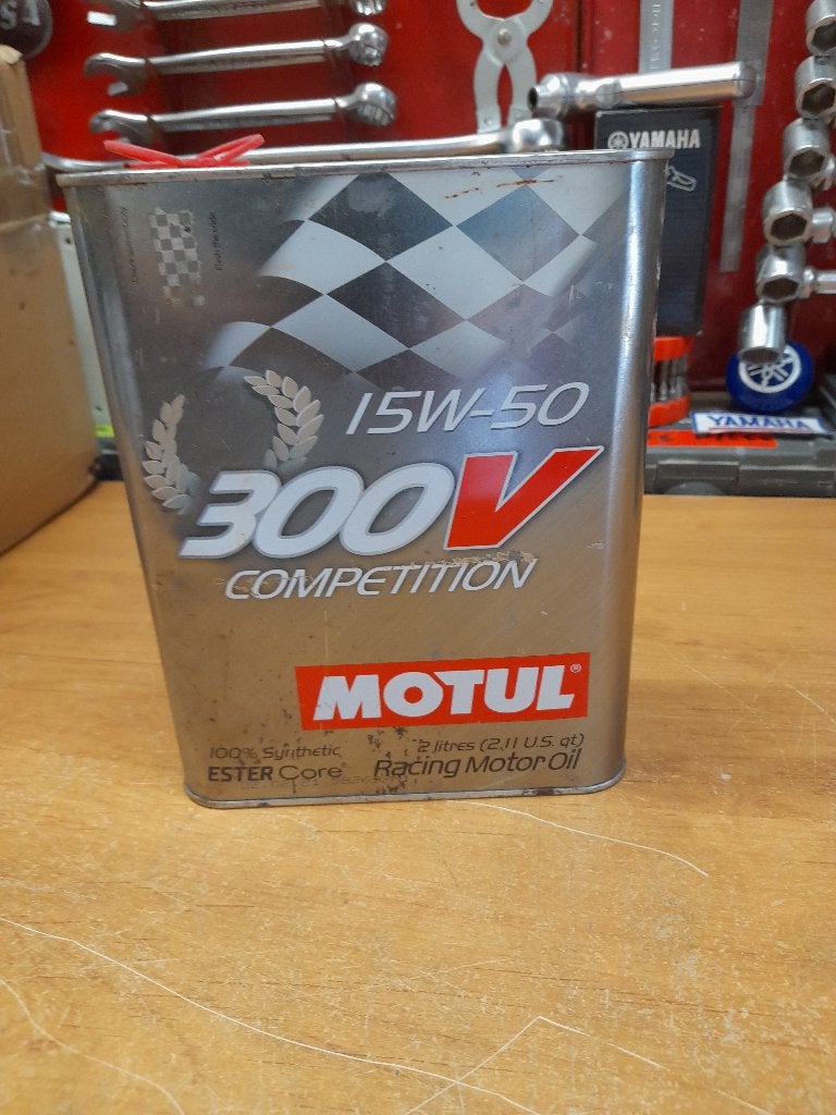 ancien bidon huile vide motul 300v cpmetition 1w50, Envoi, Utilisé, Autres types