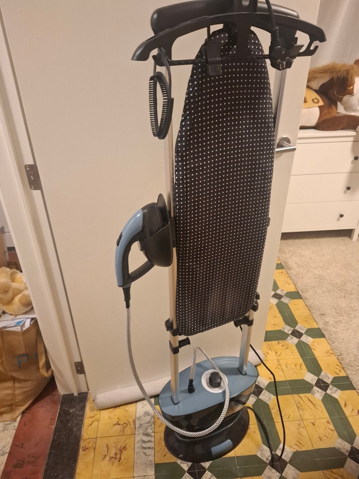 staand stoom strijkijzer, Elektronische apparatuur, Ophalen, Zo goed als nieuw, Strijkijzer met snoer