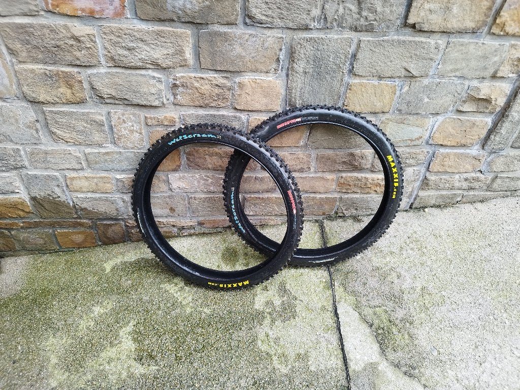 pneus 26x2.20 maxxis wetscream, Caoutchouc, Pneu, Enlèvement, Utilisé