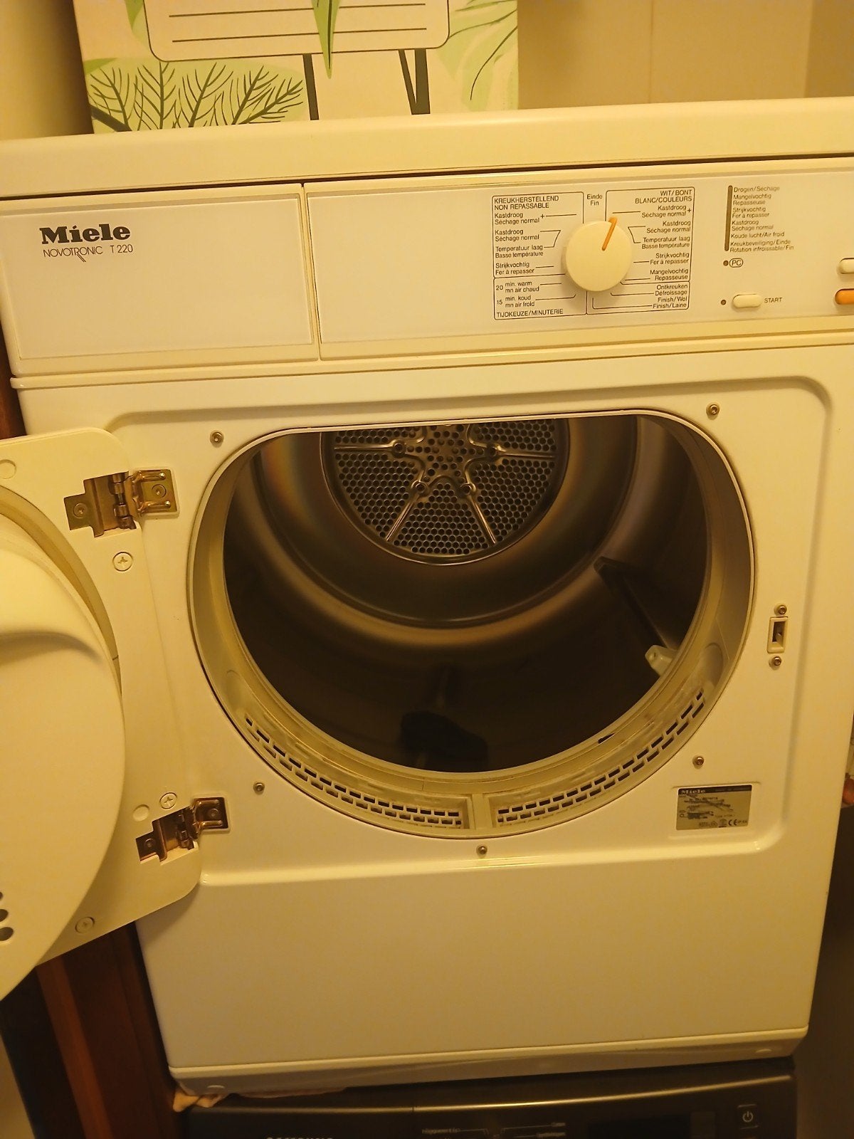 Droogkast Miele Novotronic T220, Elektronische apparatuur, Droogkasten, Ophalen