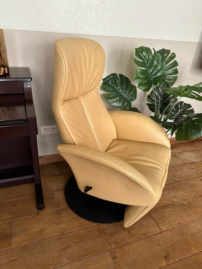Lederen relax / feuteuil beige / geel, Huis en Inrichting, Ophalen, Leer