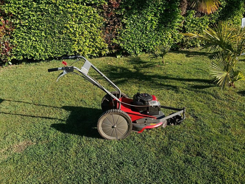 Débroussailleuse thermique sur 3 roues transmission chaîne, Jardin & Terrasse, Enlèvement, Utilisé, Fonction de mulching