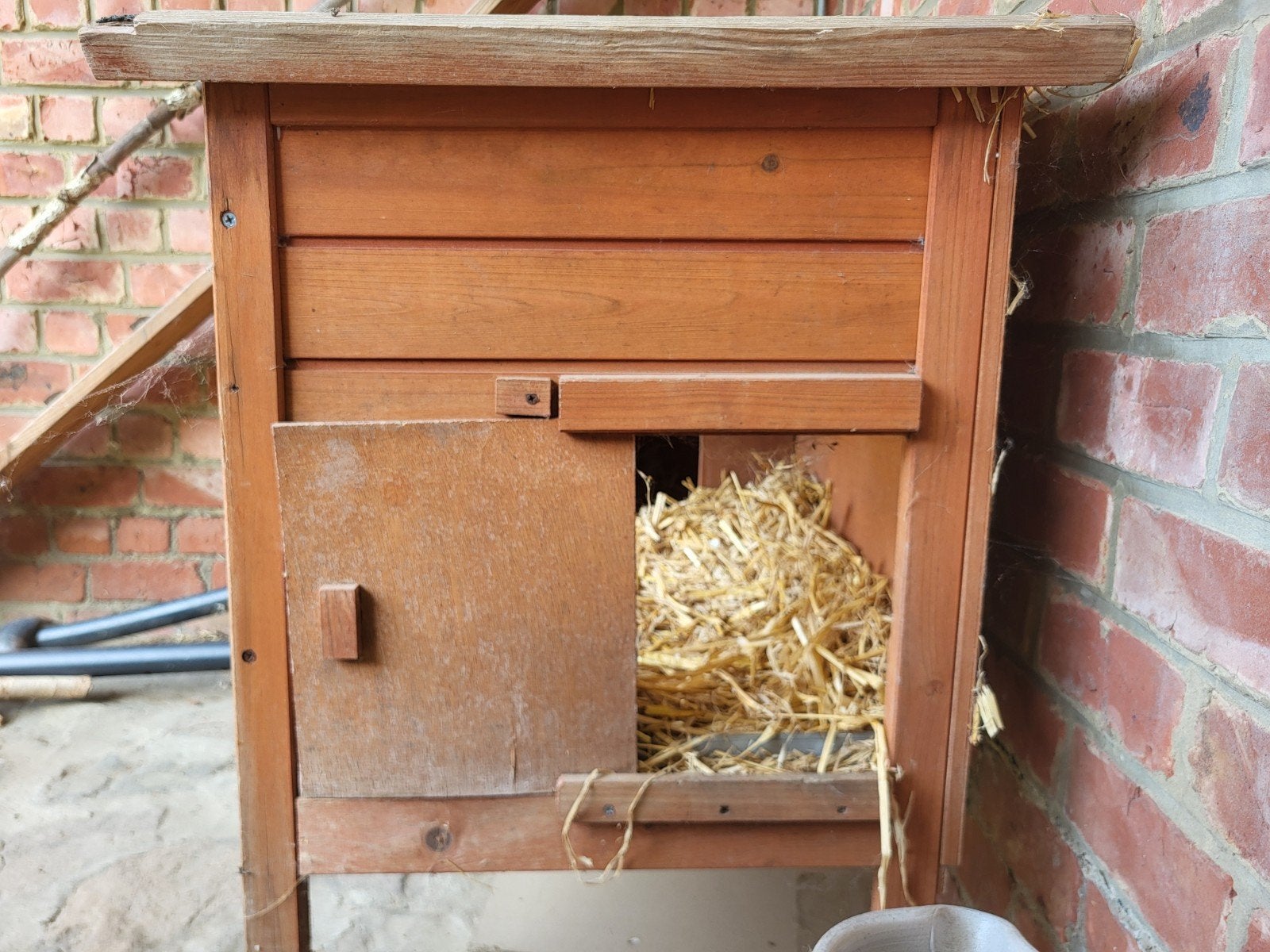 Konijnenhok of katten huisje, Dieren en Toebehoren