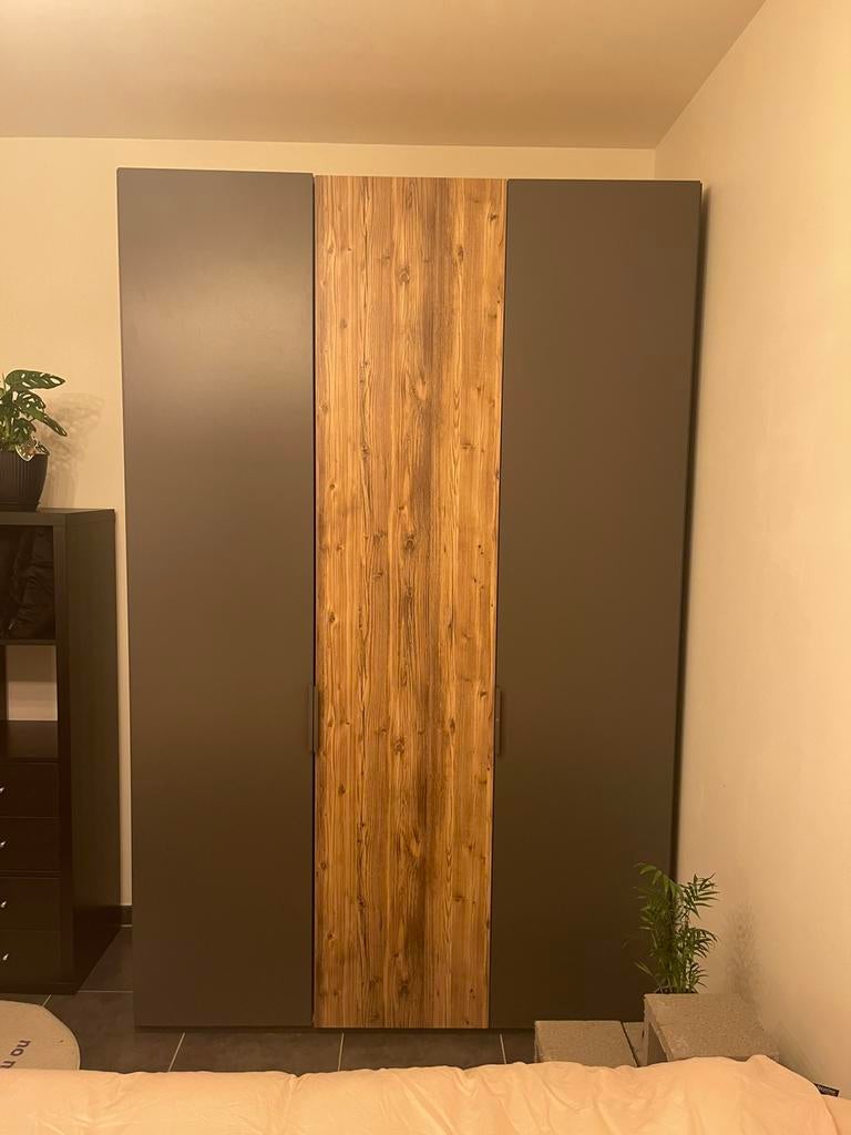 Home24 Kleerkast – Antraciet met Eiken accent – 150x235x60, Enlèvement, 50 à 75 cm, 100 à 150 cm, 200 cm ou plus