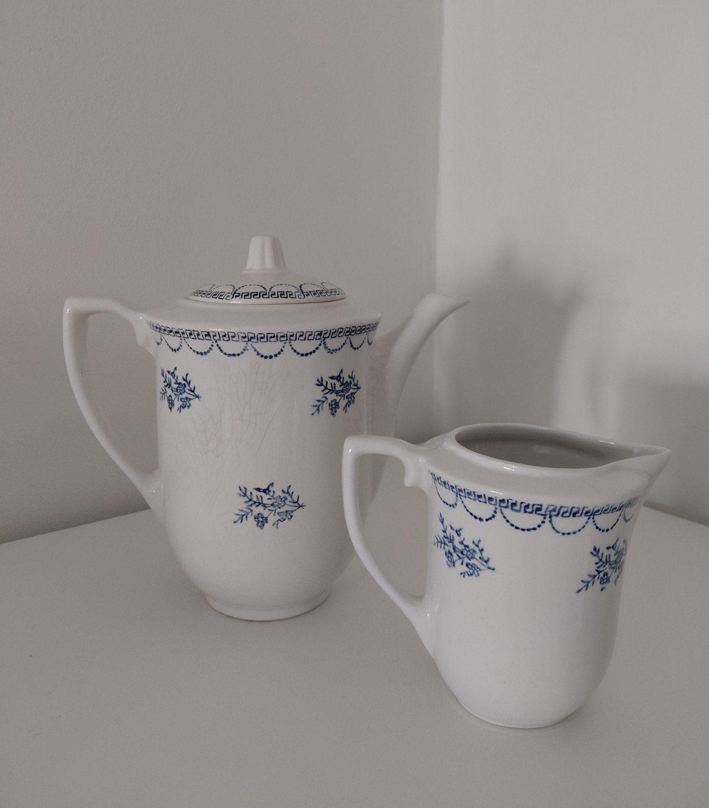 koffiepot en melkpot, Enlèvement