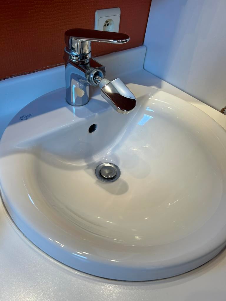 Wastafels (2x) van ideal standard met wastafelkraan Grohe, Ophalen, Gebruikt