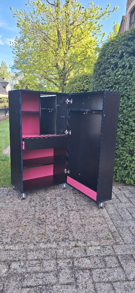 kast voor verkleedkleren en accessoires, Kinderen en Baby's, Carnavalskleding en Verkleedspullen, Zo goed als nieuw, Jongen of Meisje