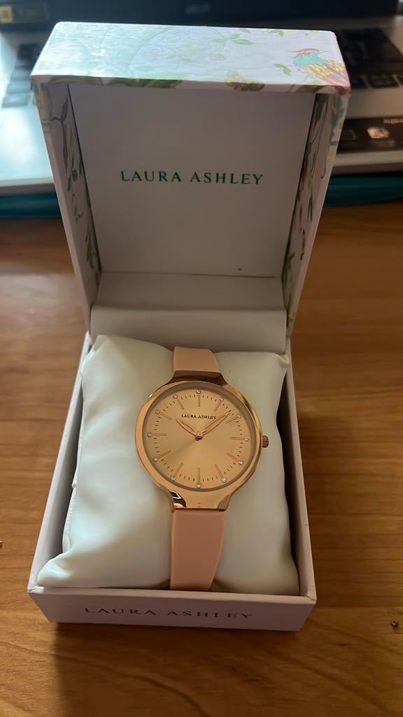 Laura Ashley uurwerk, Ophalen of Verzenden