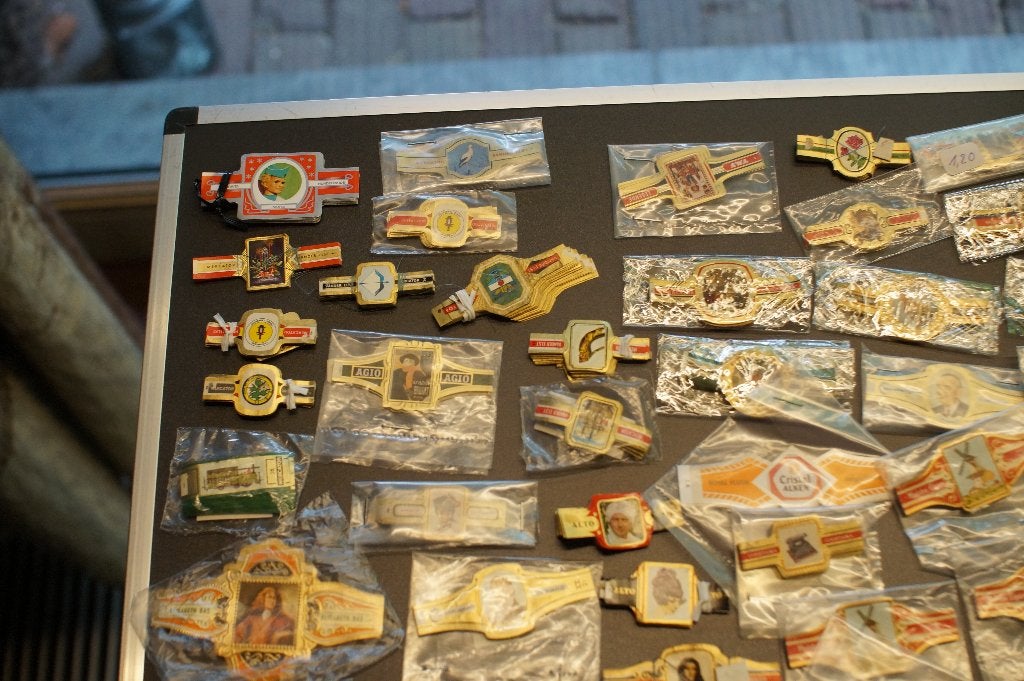 120 SERIES SIGARENBANDEN, Verzamelen, Rookartikelen, Aanstekers en Luciferdoosjes, Ophalen of Verzenden, Zo goed als nieuw, Sigarenbandjes