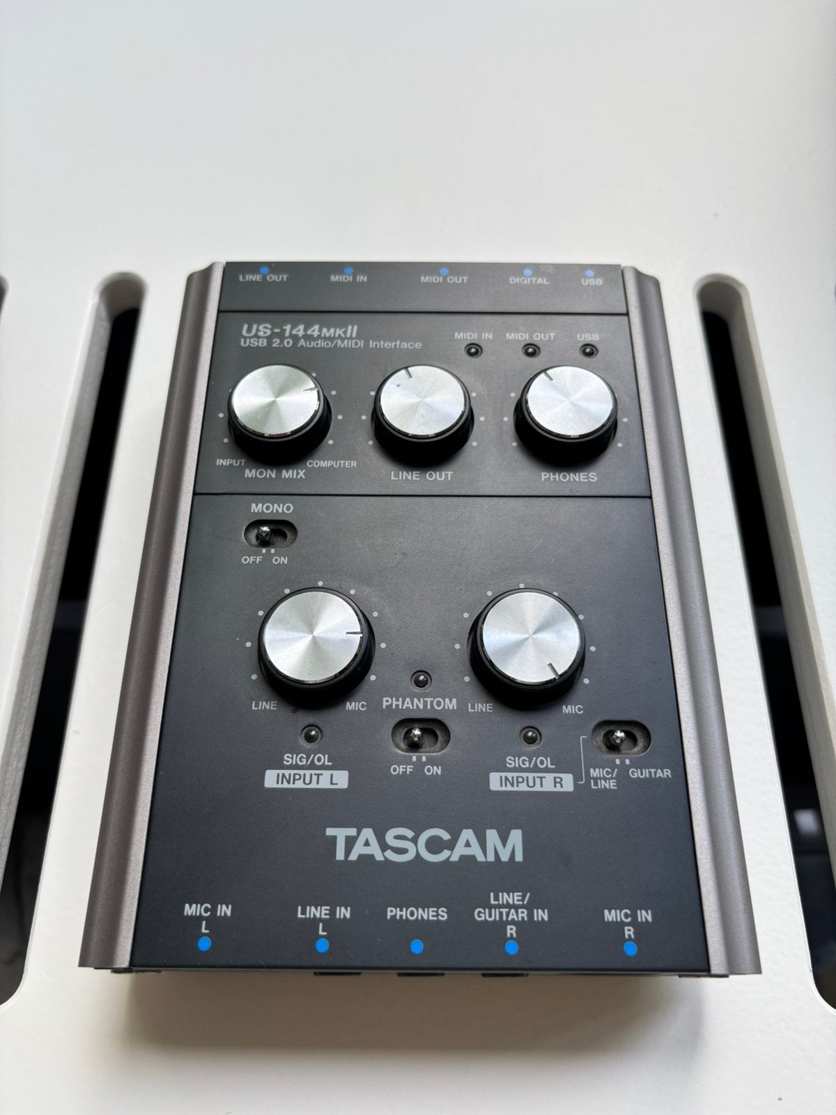 Tascam US-144MKII USB Audio/MIDI Interface, Enlèvement ou Envoi, Comme neuf