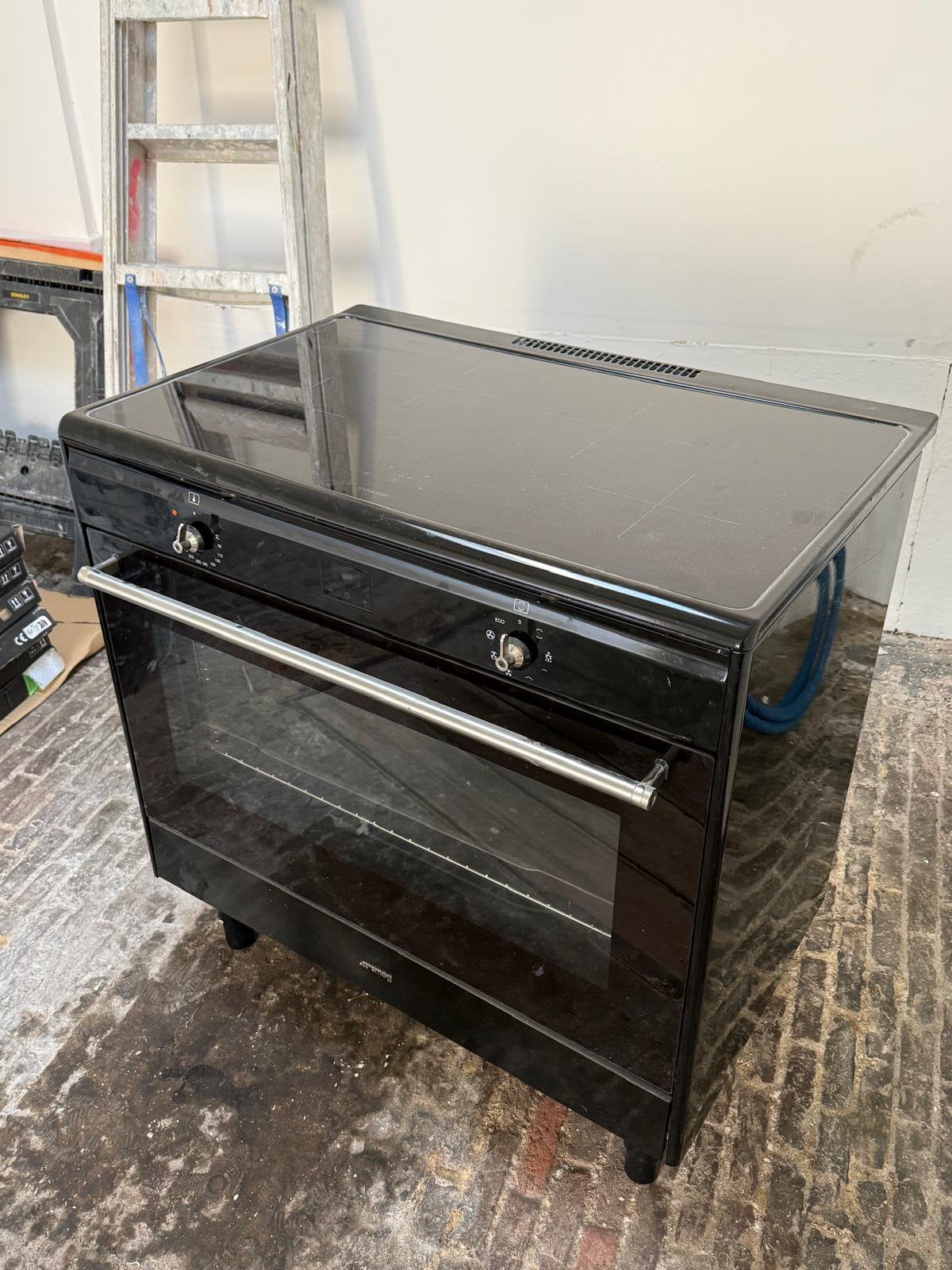 Cuisinière électrique SMEG CX91IMBL, Electroménager, Enlèvement, Comme neuf