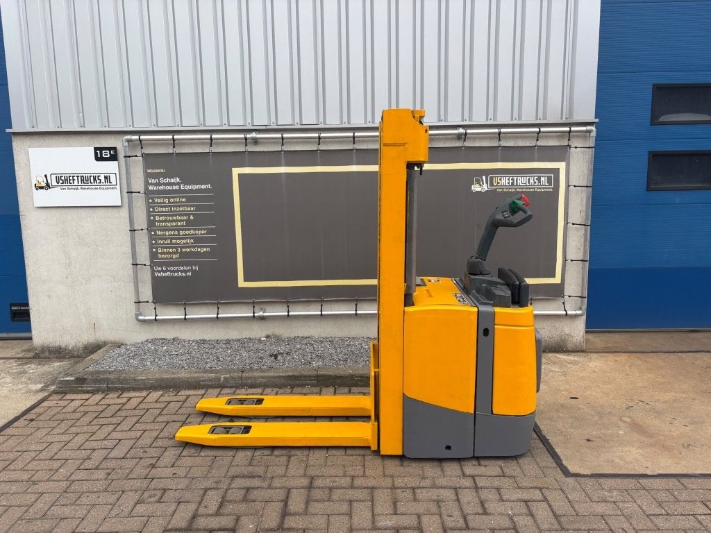 Gerbeur triplex électrique VS-23146 Jungheinrich ERC Z14, Utilisé