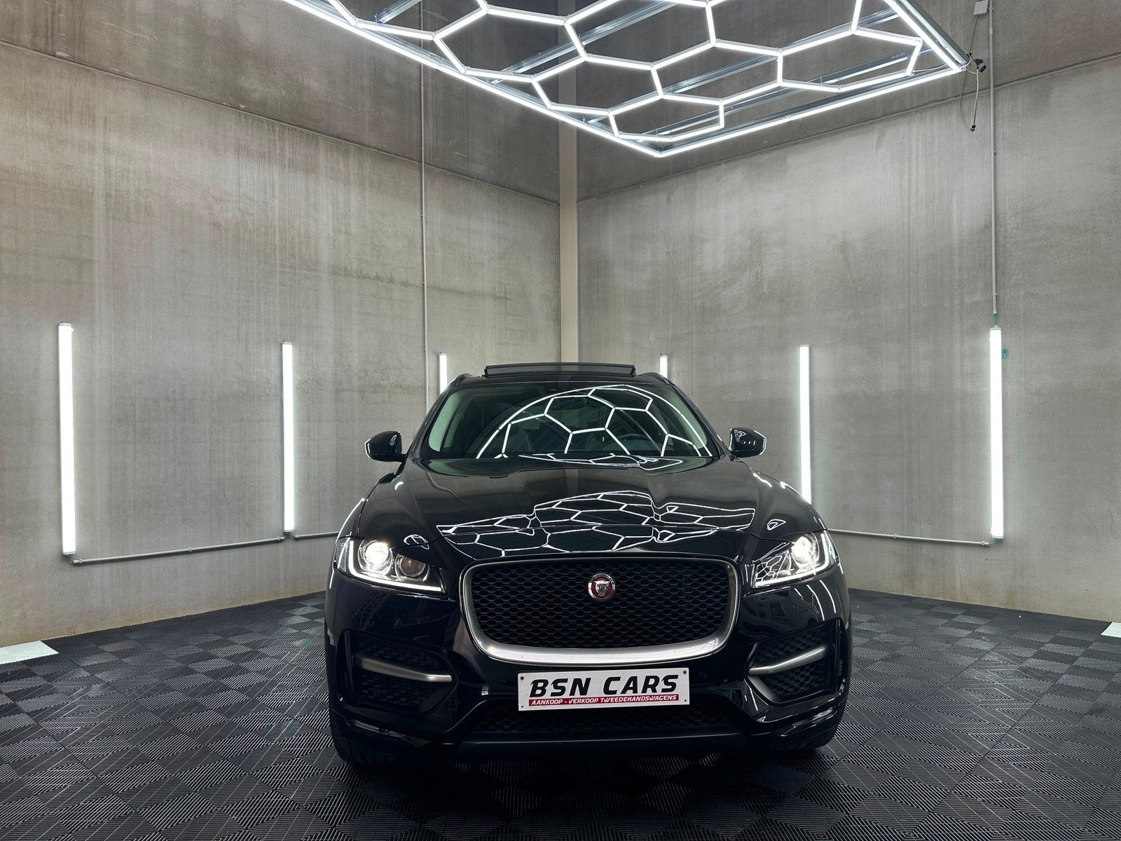 JAGUAR F-PACE/R-SPORT/PANO/CAMERA/MERIDIAN/MEMORY/GARANTIE, Auto's, Automaat, https://public.car-pass.be/vhr/c82cb89d-63ab-43b8-83ea-f382184c47fb