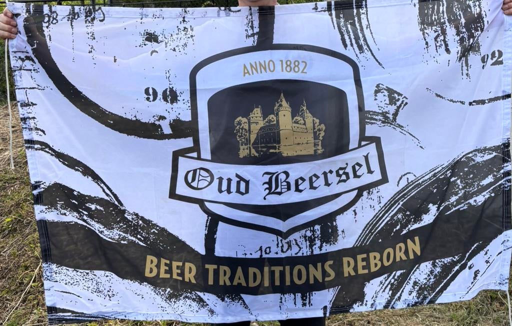 Vlag Oud Beersel, Verzamelen, Ophalen, Zo goed als nieuw, Overige typen, Overige merken