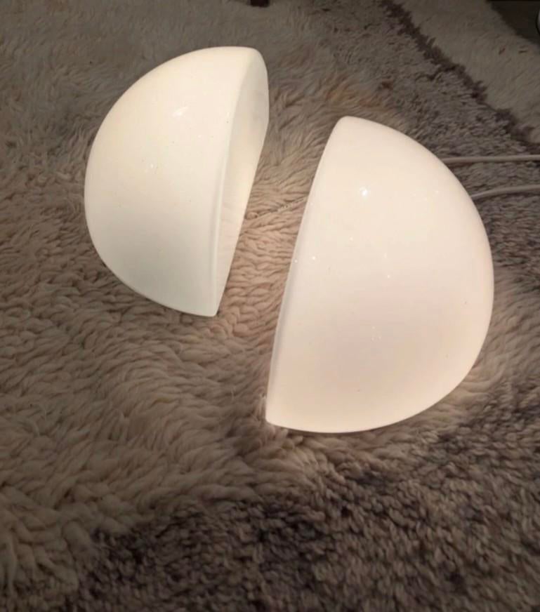 Paire d'appliques murales ou lampes a poser en opaline., Maison & Meubles, Enlèvement ou Envoi, Utilisé, Verre, Design