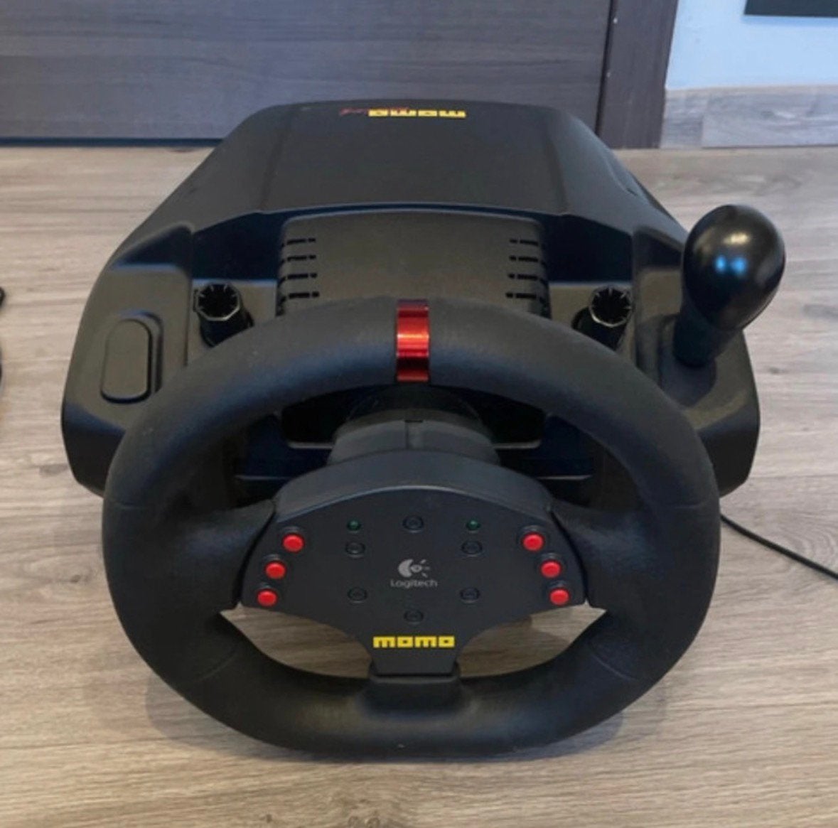 Logitech momo racing stuur, Computers en Software, Ophalen of Verzenden, Zo goed als nieuw