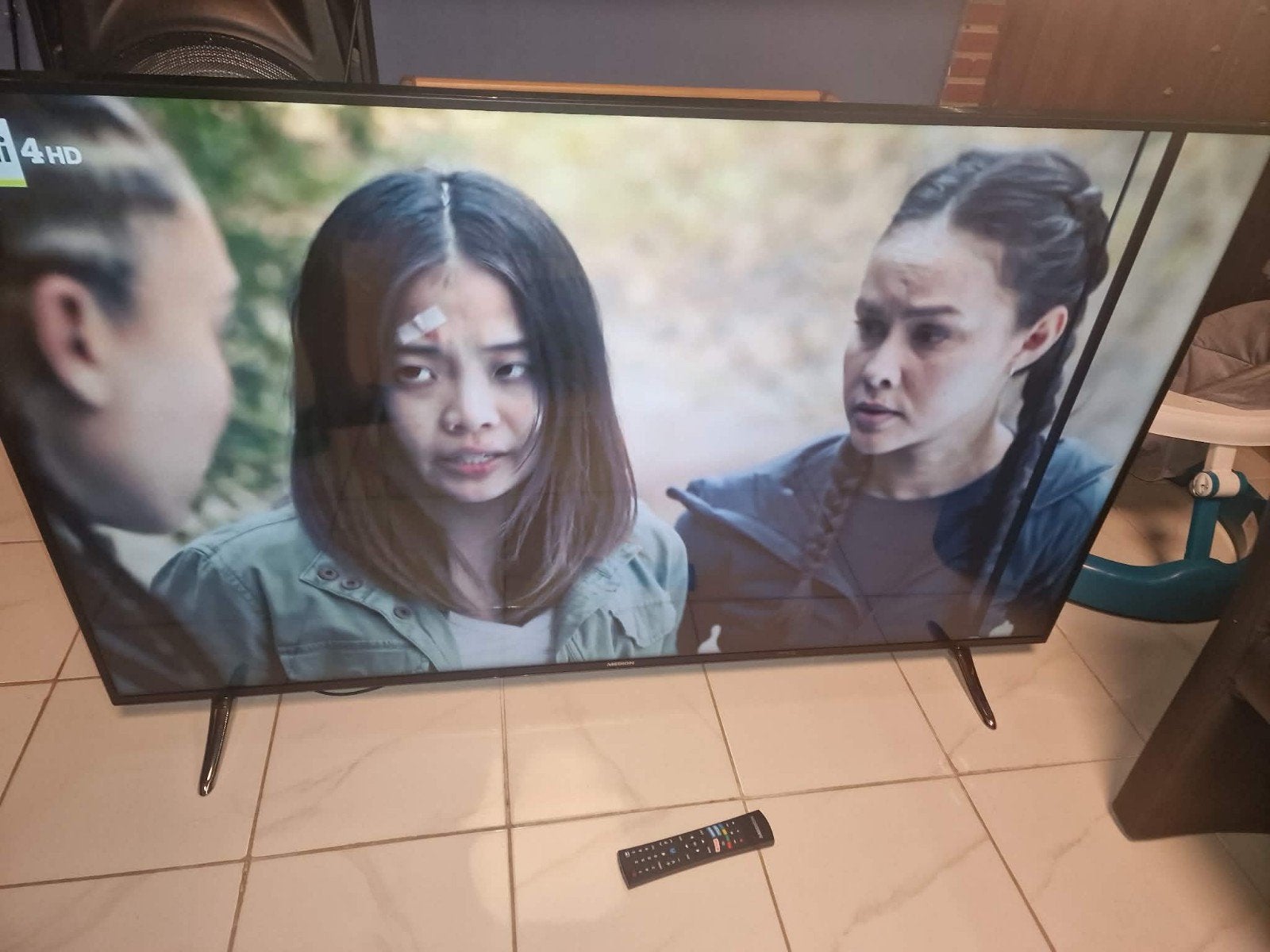 TV led smart Medion 165cm fonctionne bien juste lire anonce, Audio, Tv en Foto, Televisies, 100 cm of meer, Smart TV, Full HD (1080p)