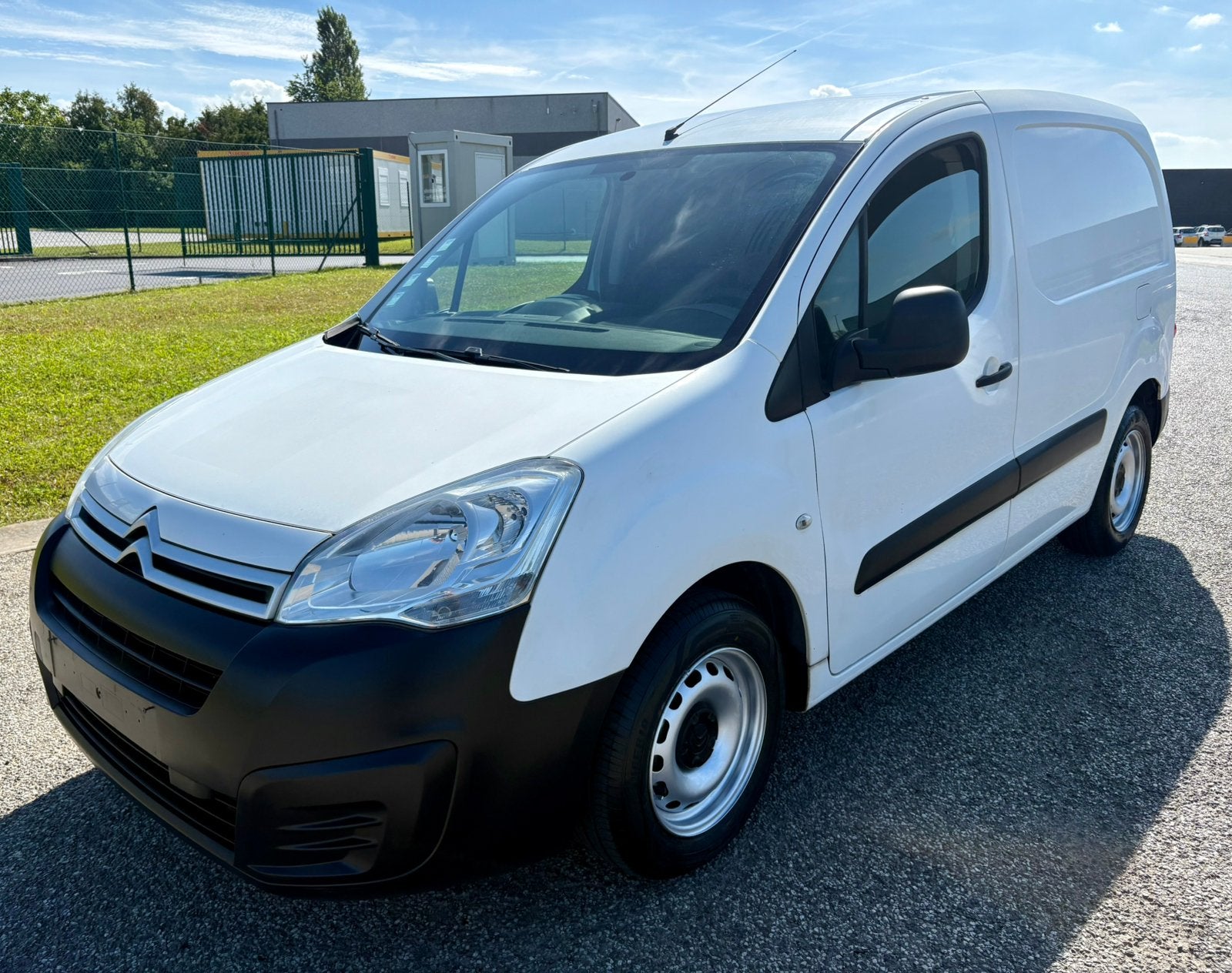 Citroen berlingo 1.6 hdi 75 cv clim 3 pl 134000km année 2016, Euro 5, Achat, USB, 5 portes