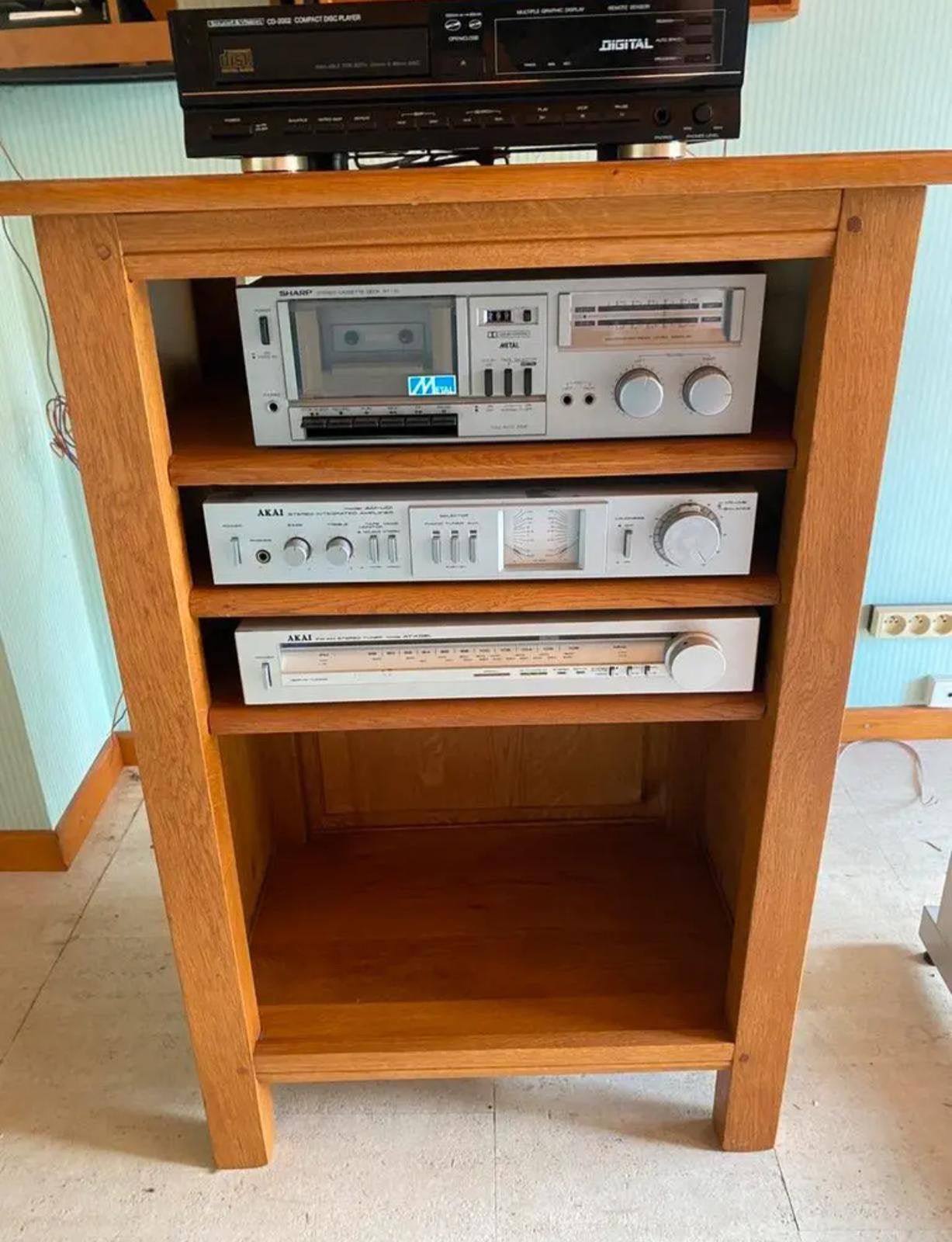 hi fi kastje, Enlèvement, Utilisé