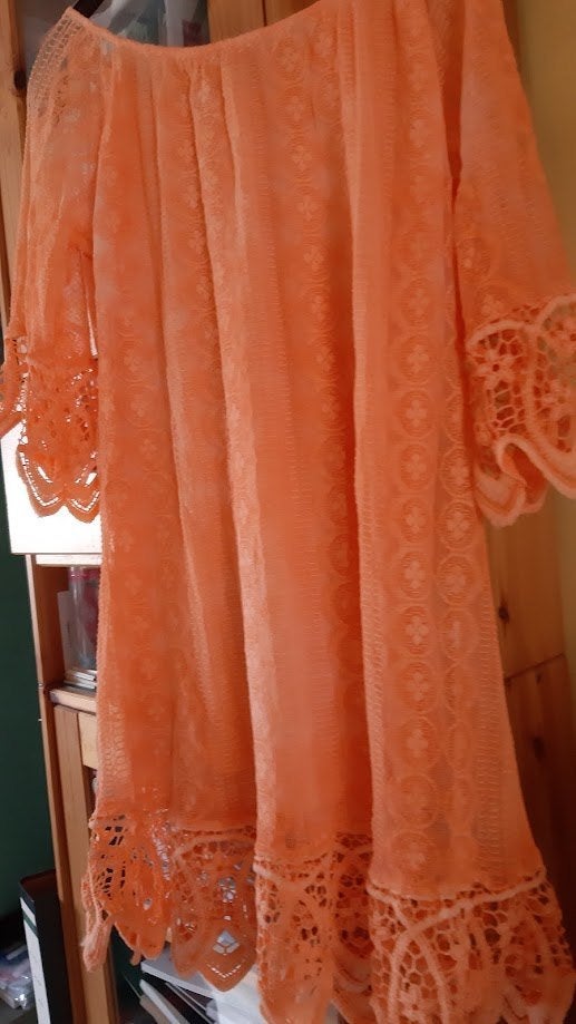 Flatterende licht oranje zonnejurk kant M perfecte staat, Maat 38/40 (M), Oranje, Ophalen of Verzenden, Zo goed als nieuw