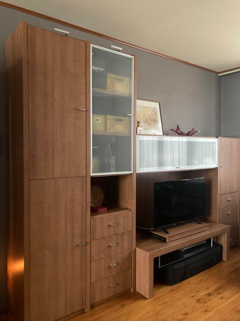 Kleerkast notelaar (bed 140cm), Ophalen, Zo goed als nieuw