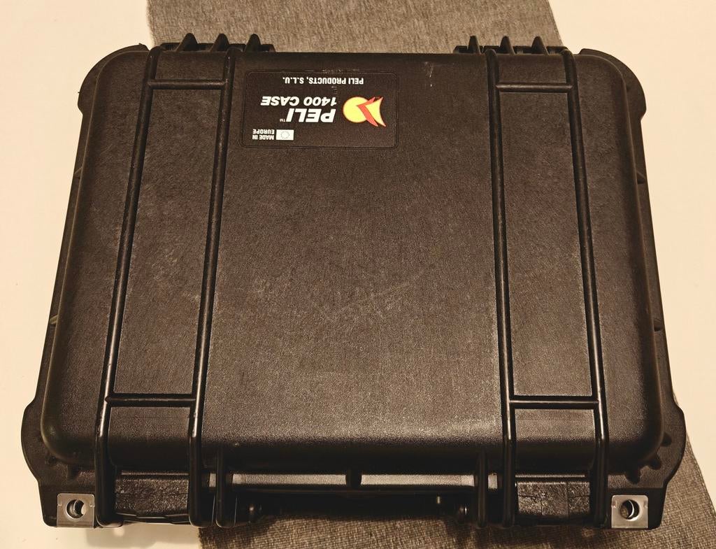 Koffer Peli 1400 EU case (vroeger Pelican Case 1400, U.S.A.), Muziek en Instrumenten, Behuizingen en Koffers, Zo goed als nieuw