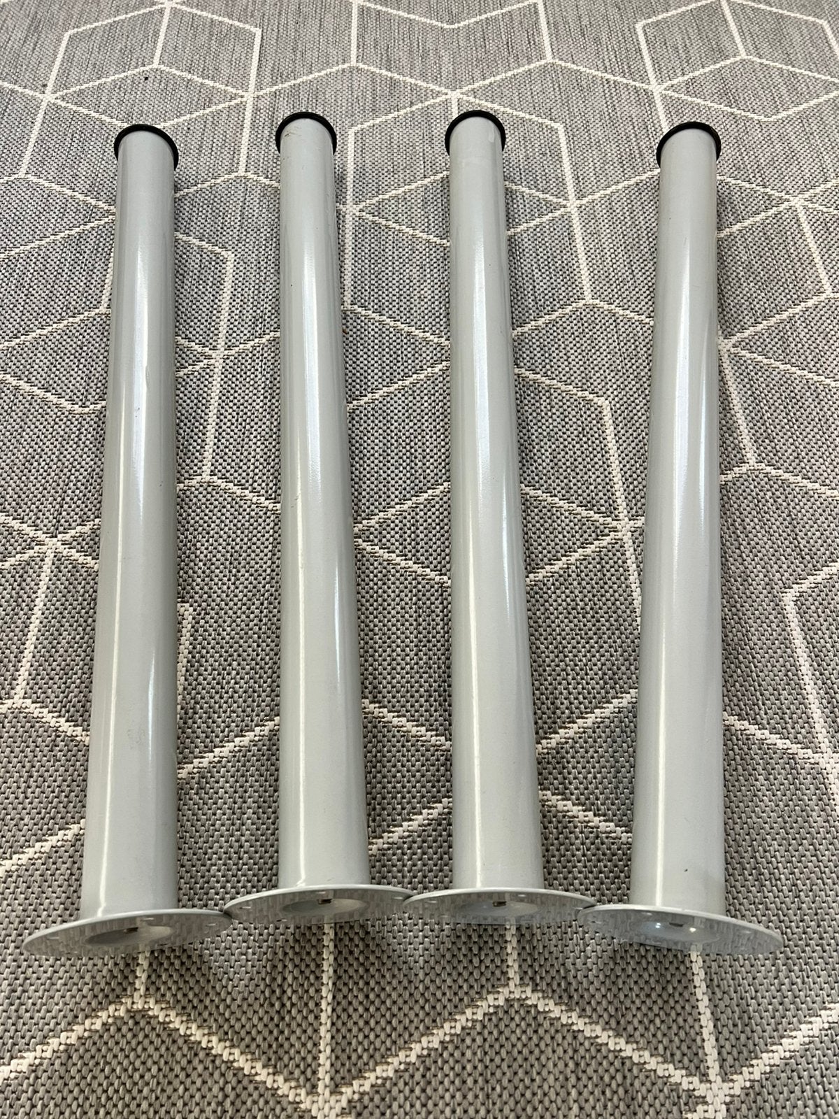 Set de 4 pieds de bureau (gris/argent) — 70 cm, Enlèvement, Comme neuf, 250 mm ou plus