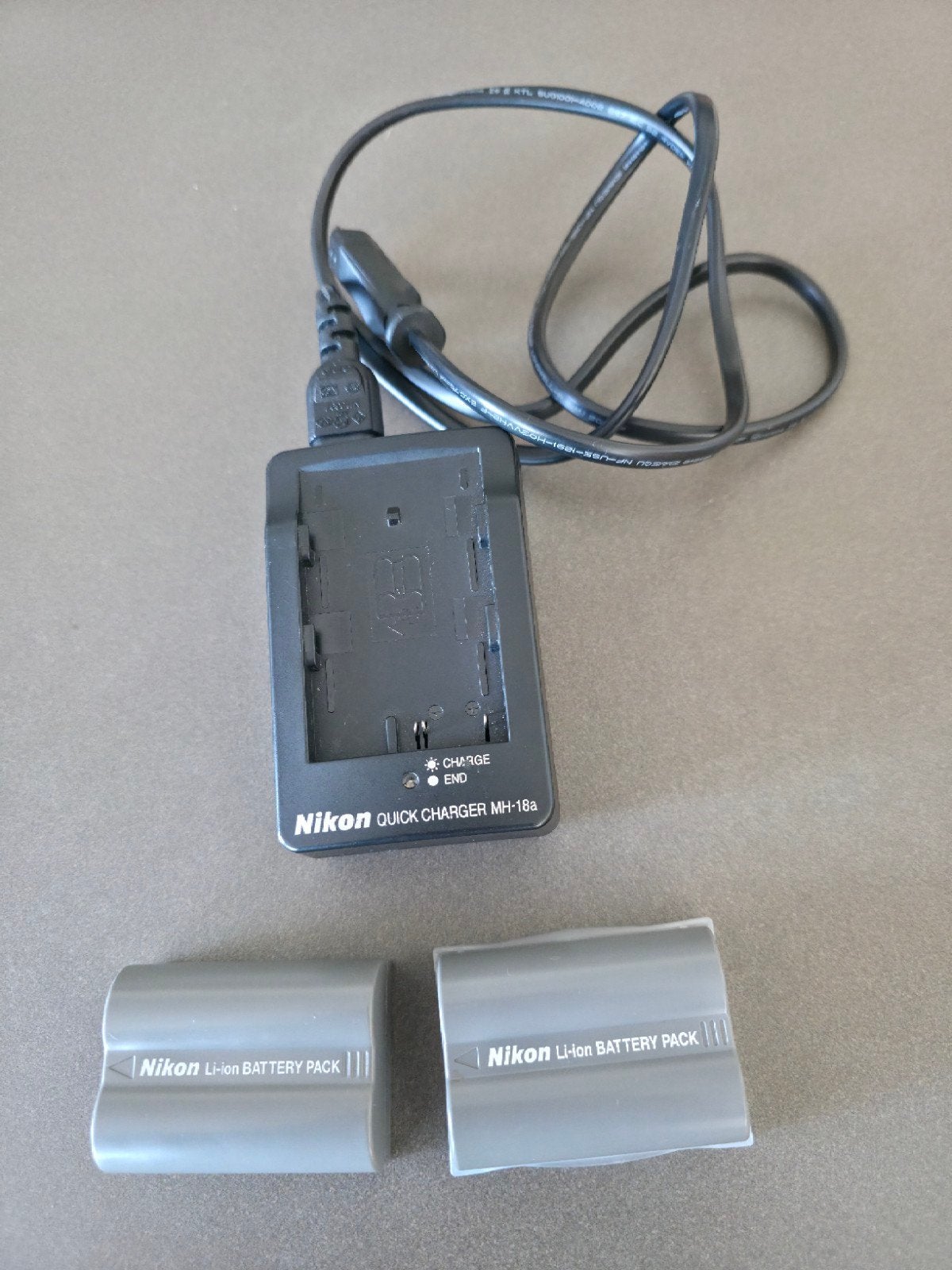 Nikon batterijen + oplader, Ophalen, Nikon, Nikon, Oplader