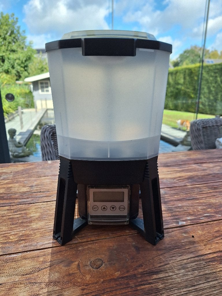 Voederautomaat voor vijvervissen, Dieren en Toebehoren, Karper of Koi