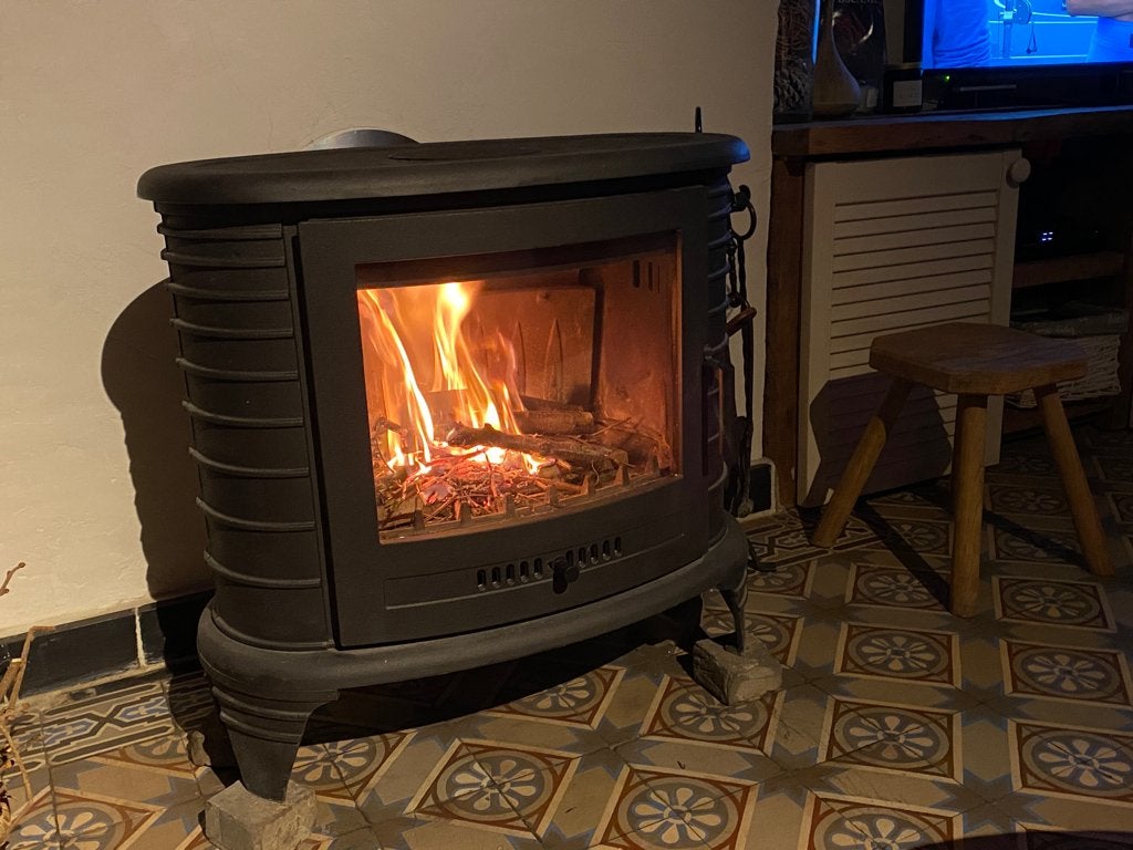 Poele à bois en fonte ovale, avec porte vitrée avant TB état, Enlèvement, Utilisé, Bois, Autoportant