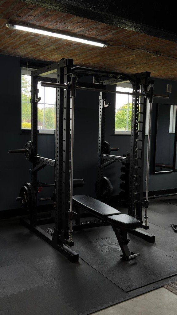 ATLETICA R7- FORGE smith machine incl gewichten, Ophalen, Zo goed als nieuw, Krachtstation