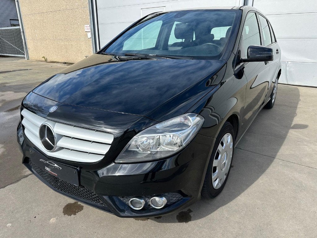 Mercedes-Benz B180 | AUTOMAAT | BENZINE | PANO | TREKHAAK, Auto's, Mercedes-Benz, Dealer onderhouden, 4 cilinders, Bedrijf, 5 zetels