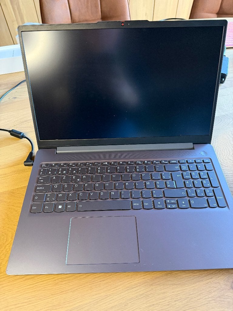 Lenovo IdeaPad Slim 3 15IAH8, Ophalen, 2 tot 3 Ghz, 15 inch, 512 GB