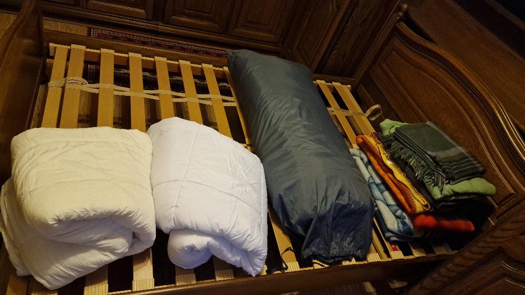 Linge de lit (divers), Maison & Meubles, Enlèvement