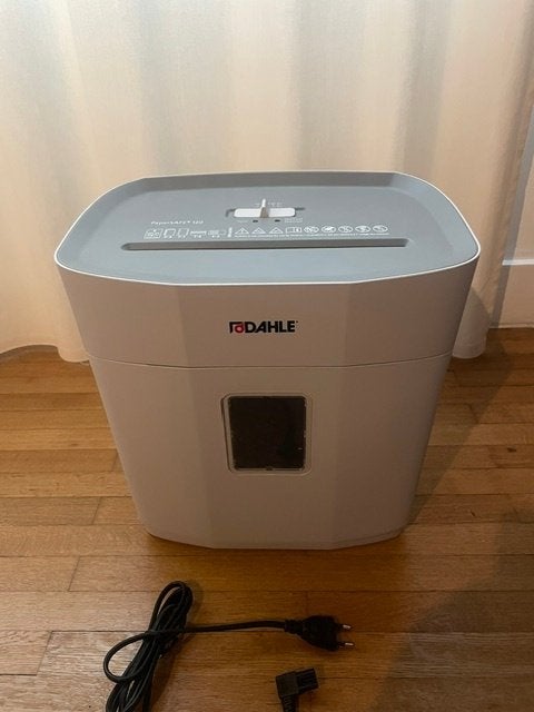 DAHLE Papier en creditcard versnipperaar (incl. olie), Zakelijke goederen, Kantoor en Winkelinrichting | Kantoorartikelen, Overige typen