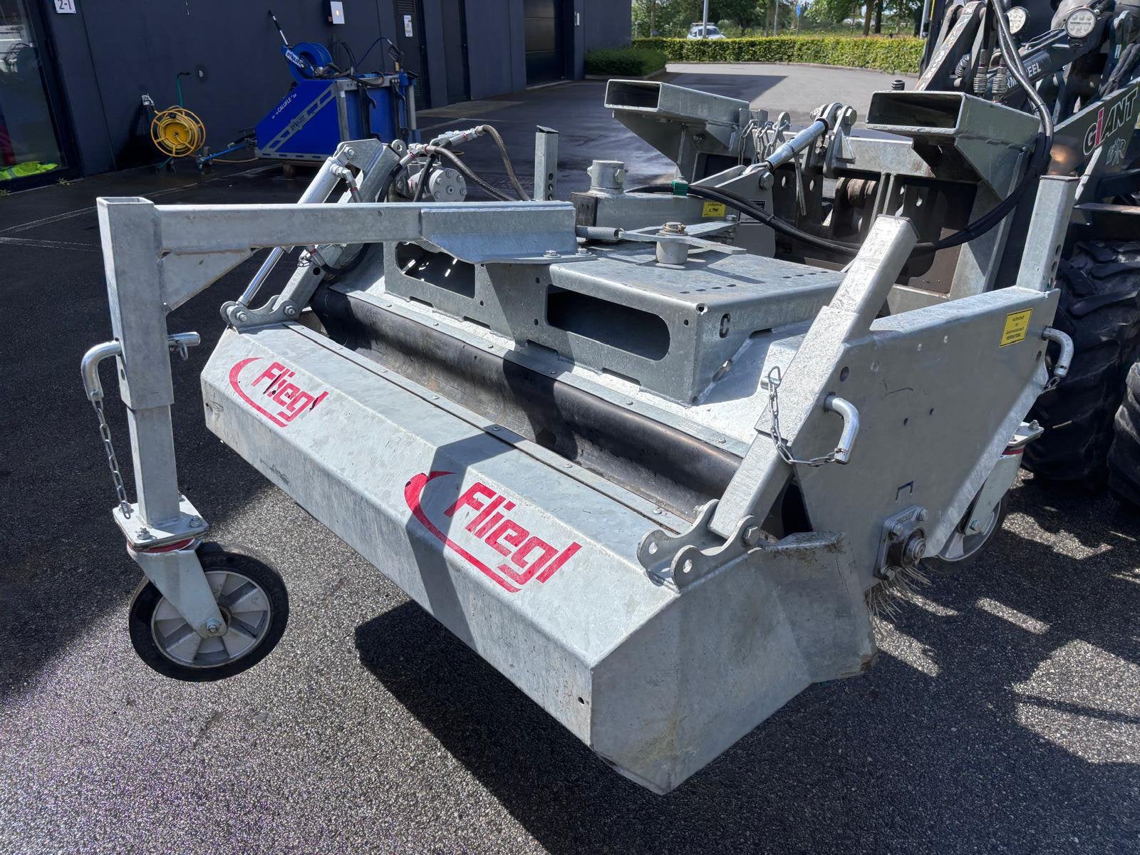 Fliegl borstelmachine voor giant, Zakelijke goederen, Ophalen