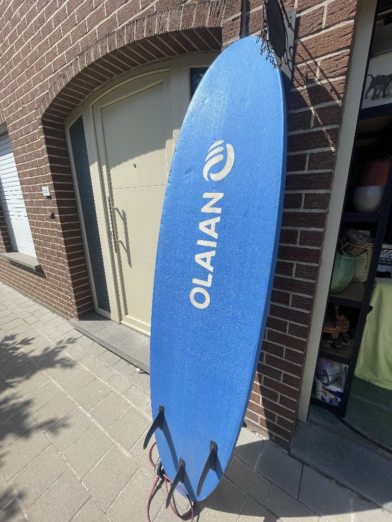 Olaian foam surfboard 100 foambord beginners, Watersport en Boten, Golfsurfen, Ophalen, Zo goed als nieuw, Longboard, Met koord