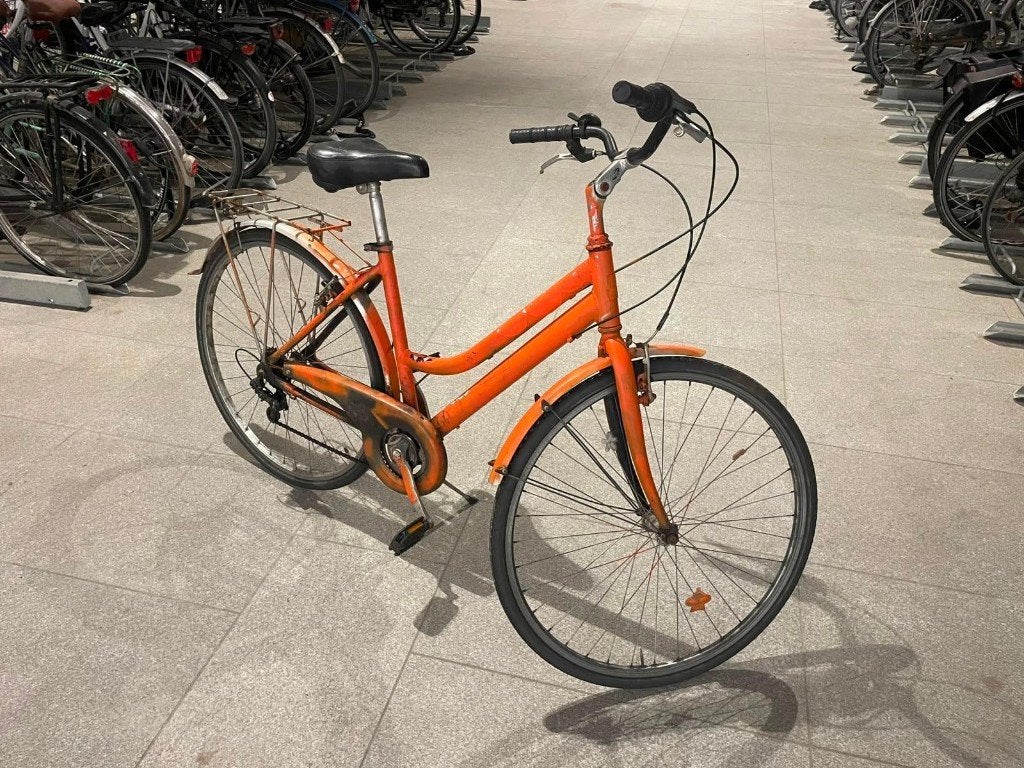 Oranje stadsfiets / studentenfiets, Ophalen, Gebruikt, Velgrem, Versnellingen