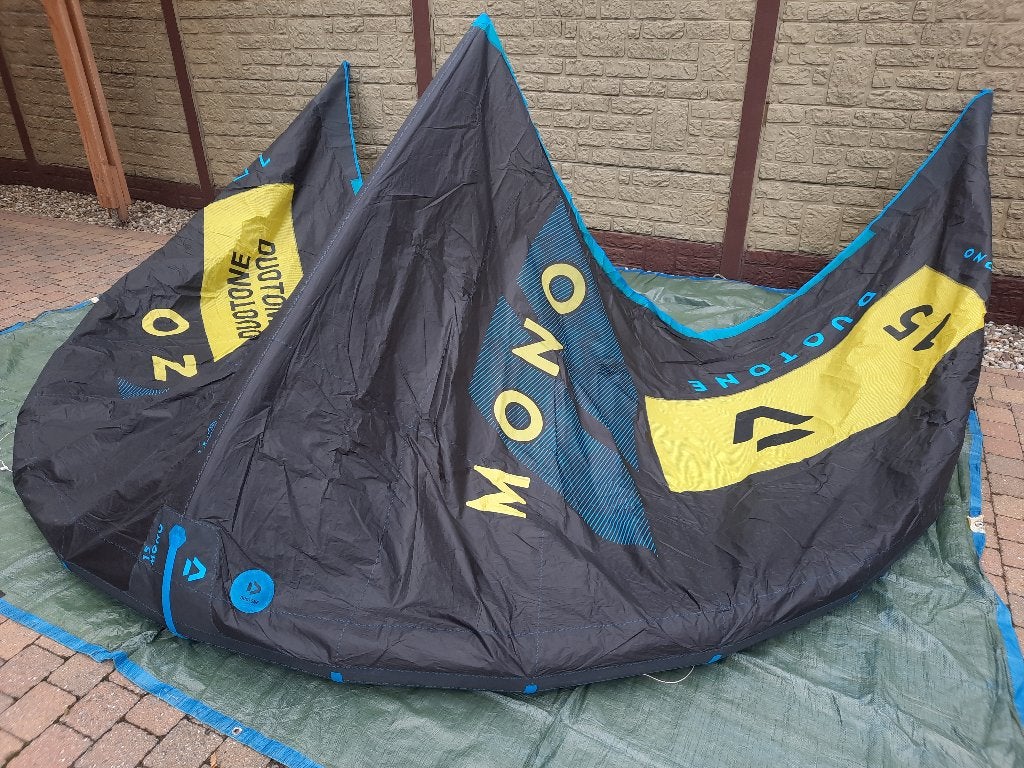 Duotone Mono 15m ZO GOED ALS NIEUW, Watersport en Boten, Kitesurfen, Ophalen of Verzenden, Zo goed als nieuw, 15 m², Kite