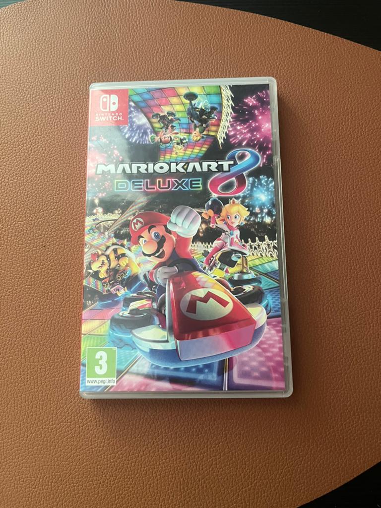 Mario Kart 8 Deluxe – Nintendo Switch, Games en Spelcomputers, Ophalen, Zo goed als nieuw, Online