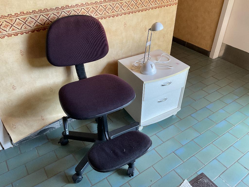 Bureau materiaal, Ophalen