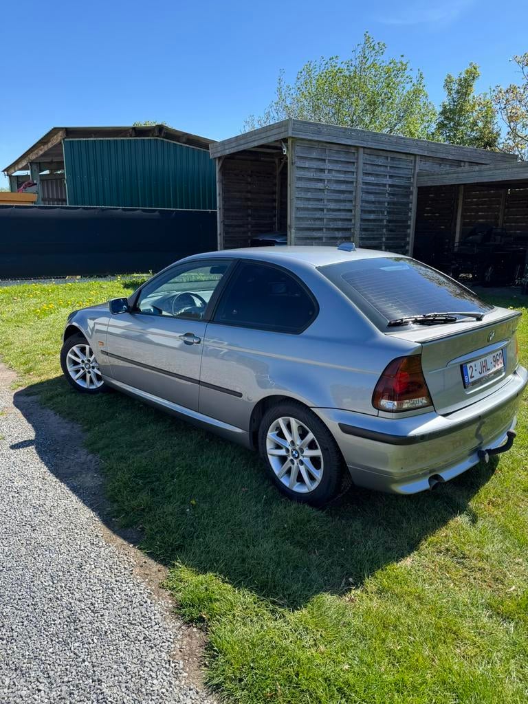 Bmw 318ti compact , weinig kilometers !!!! Benzine automaat, Auto's, Achterwielaandrijving, Zwart, 4 cilinders, Leder