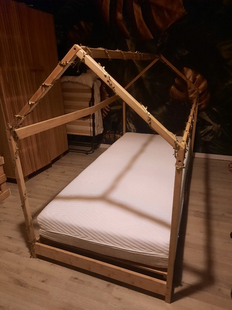 Kinder hutbed, Kinderen en Baby's, Ophalen, Zo goed als nieuw, Matras